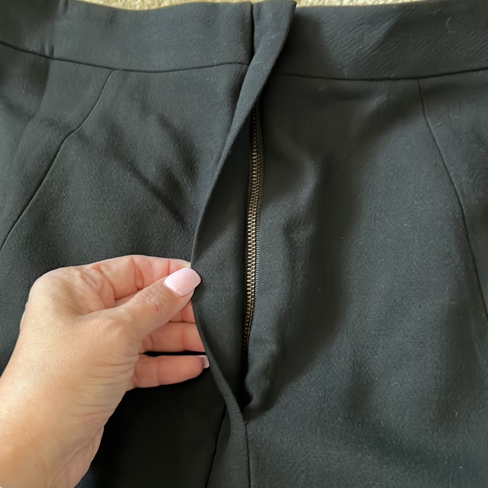 Banana Republic contrast trim skirt - Picture 3 of 6